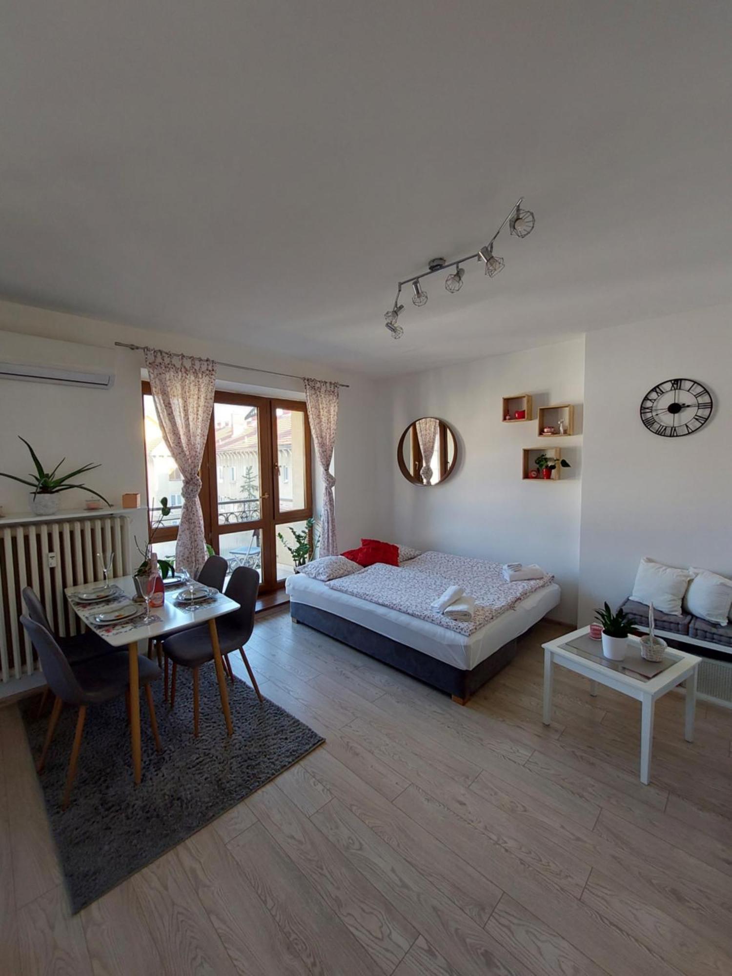 Emily Apartment Kösice Oda fotoğraf